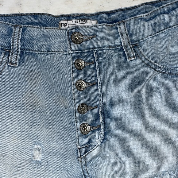 Free People raw hem shorts 61855-6515125 | size 27 - Picture 2 of 6